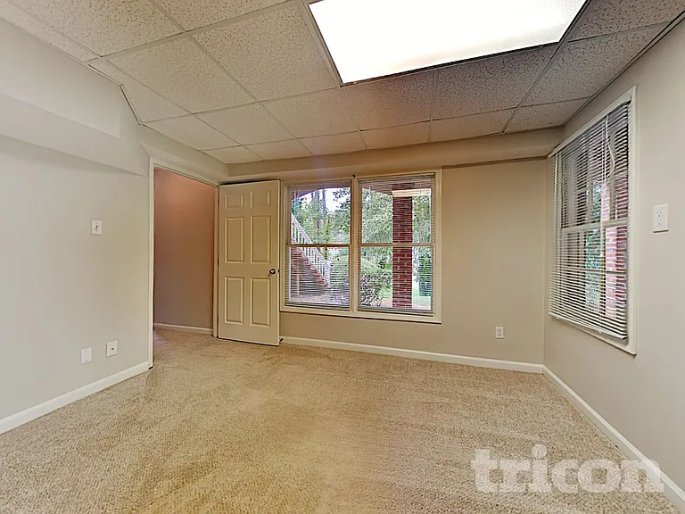 1516 Maple Ridge Dr — Photo 5