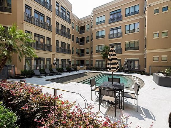 3rd image of 1901 Post Oak Blvd APT 1508
