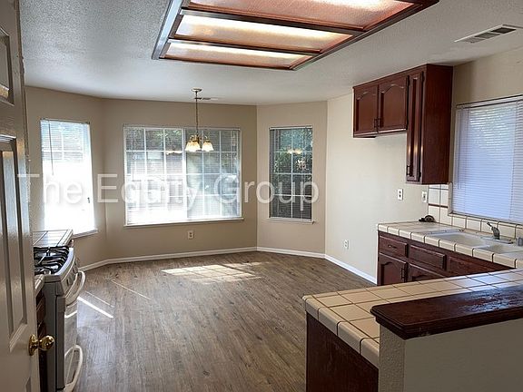 5th image of 3842 E Willow Ave