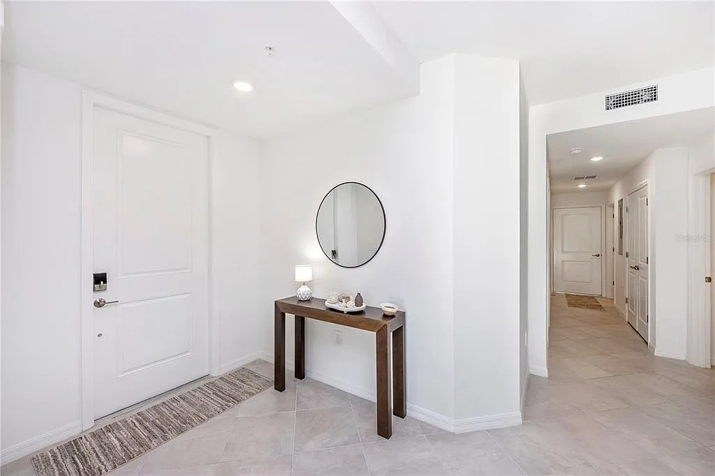 3 bed, 2.0 bath, 1789 sqft, $4,000 — Photo 3