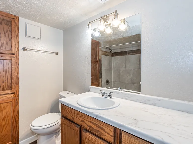 Highland Terrace — Photo 31