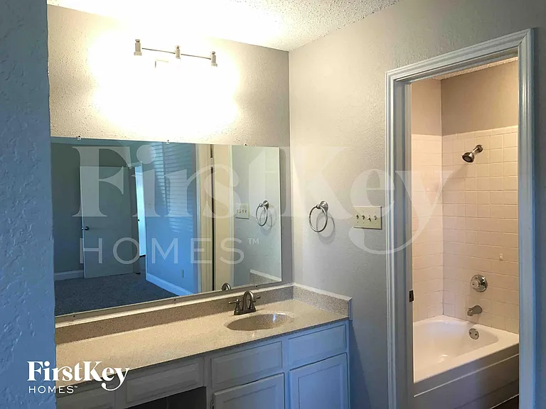 1007 Creighton Ct — Photo 8