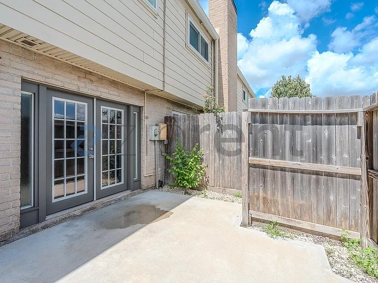 10349 Longmont Dr — Photo 26