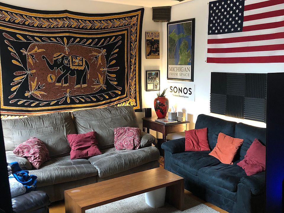 1st image of 616 W Oakdale Ave #3-C