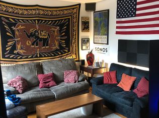 616 W Oakdale Ave #3-C, Chicago, IL 60657