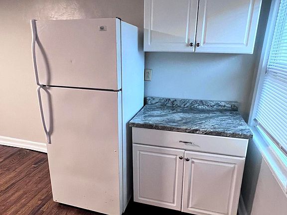5th image of 1332 Hillcrest Ave #3