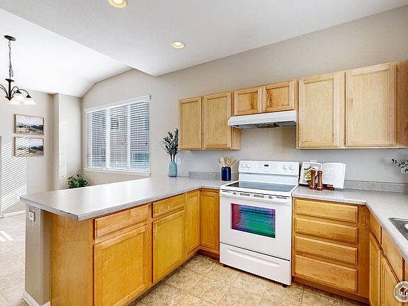4th image of 1012 Cherrybrook Dr