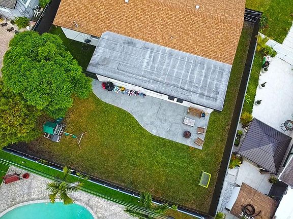 3rd image of 300 SW 65th Way