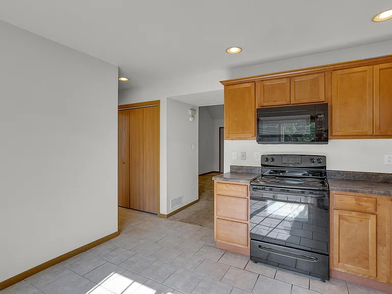 601 Glenstone Dr — Photo 14