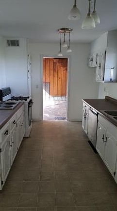 4th image of 3505 Memorial Blvd