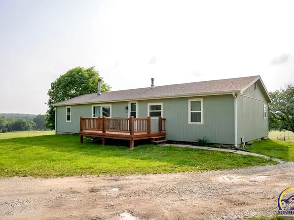 10769 X Rd, Meriden, KS 66512