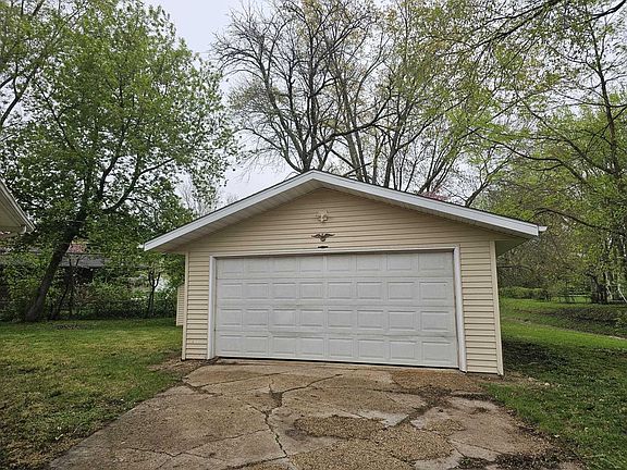 4th image of 2411 Jonathan Ave