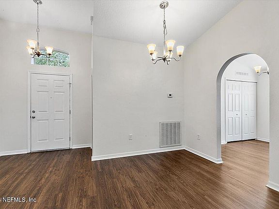 4th image of 113 KING ARTHUR Court