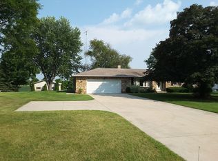 N8732 German St, Mayville, WI 53050