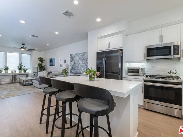 10834 W Riverton Ct, North Hollywood, CA 91602