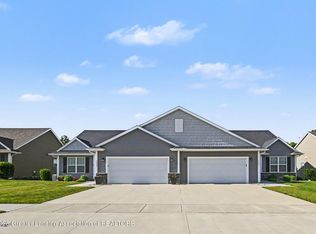 1355 Superior Dr #7, Saint Johns, MI 48879