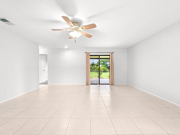 3rd image of 1508 SE Collette Circle
