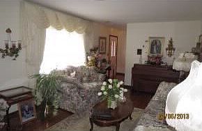 4th image of 2325 Brandon Ln