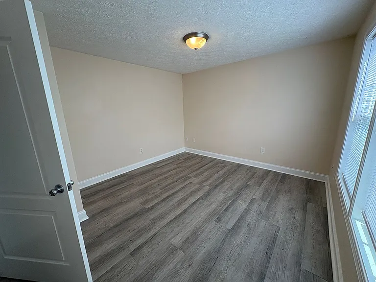 730 Twisted Oak Dr NW — Photo 4