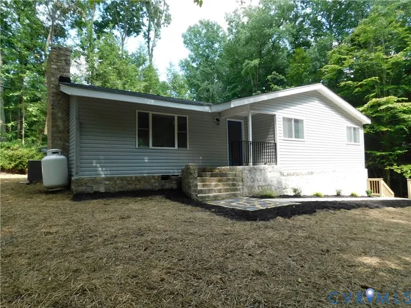 5322 Adams Rd, Quinton, VA 23141