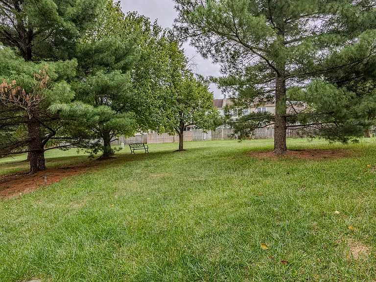 6347 Chimney Wood Ct — Photo 12
