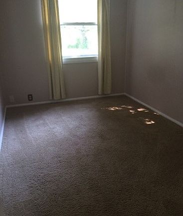 2nd image of 712 Bryan Rd
