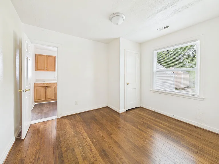 2603 Houston Ave — Photo 25
