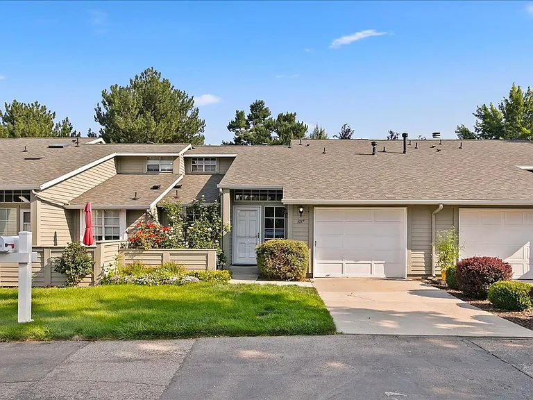 3117 S Waterbury Ln — Photo 32