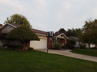 220 N Wagner Ave, Wapakoneta, OH 45895