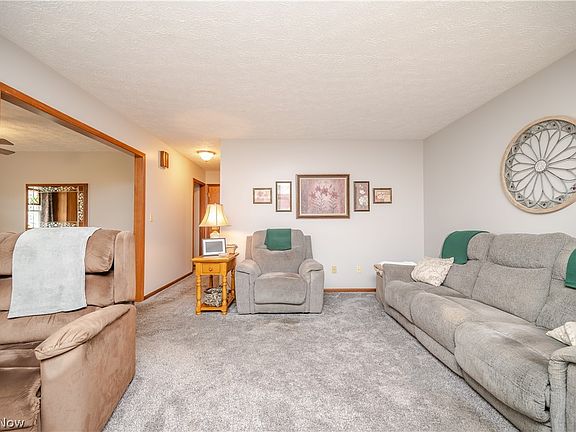 4th image of 7062 West Blvd #1