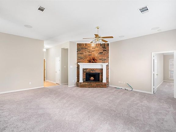 5th image of 805 Butternut Dr
