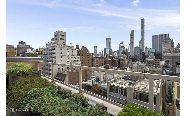 Sold by Douglas Elliman | media 24