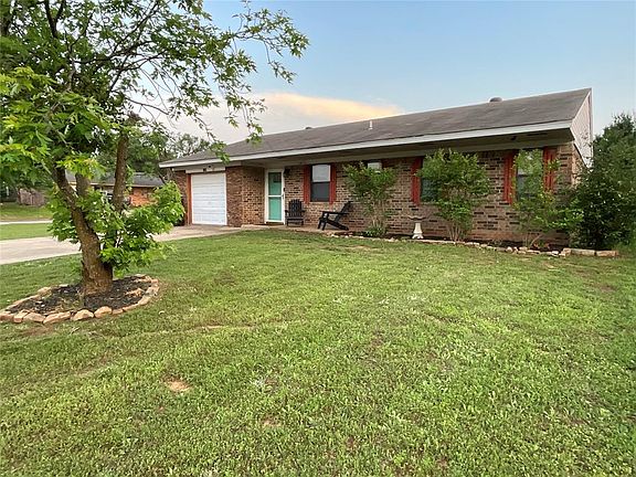 3rd image of 1218 Rolling Stone Dr