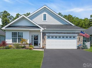 154 Woodside Ln, Whiting, NJ 08759