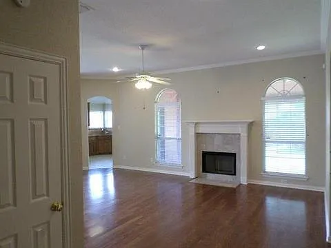 3 bed, 1745 sqft, $2,300 — Photo 2