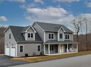 10 Upper Kensington Dr, East Lyme, CT 06333