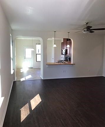 3rd image of 6808 Horseshoe Pond Dr