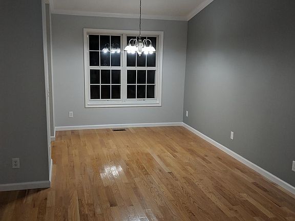 3rd image of 342 Goldenbrook Dr