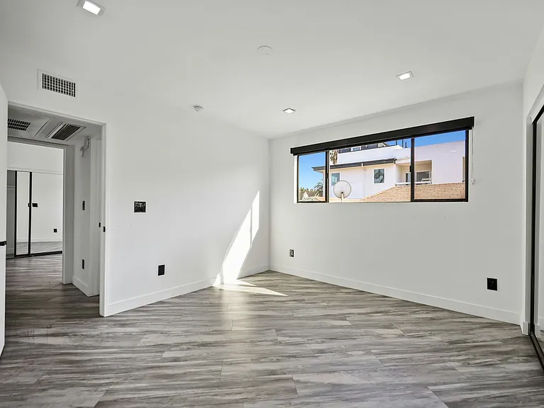 955 N Oxford Ave #5 — Photo 22