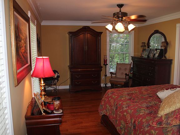 2nd image of 204 Forrest Hills Dr