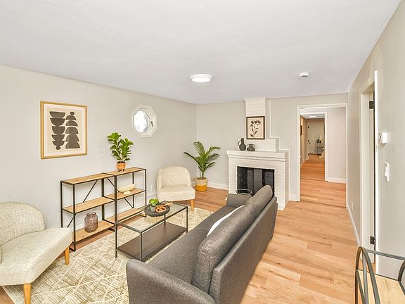 5th image of 51 Faulkner Ave