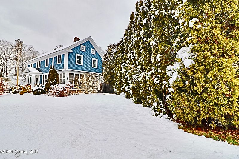 4th image of 1135 Oxford Place