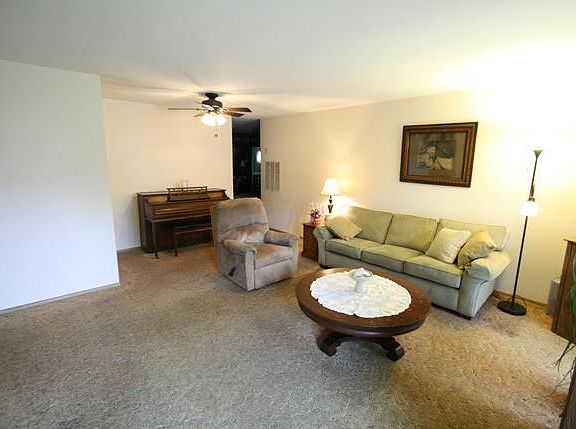 3rd image of 410 Marquis Ct