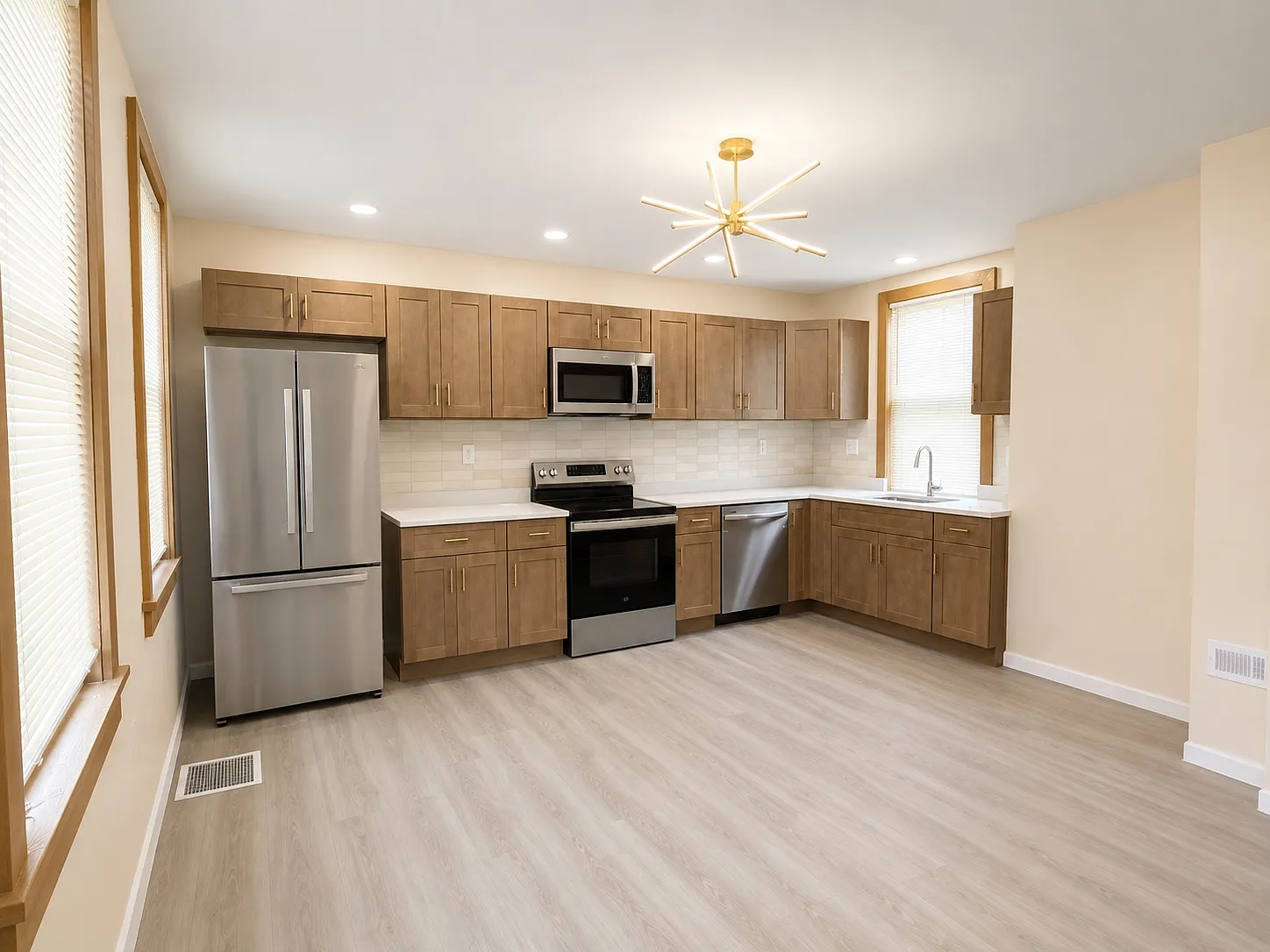 2 bed, 1.5 bath, 1400 sqft, $1,500 — Photo 2