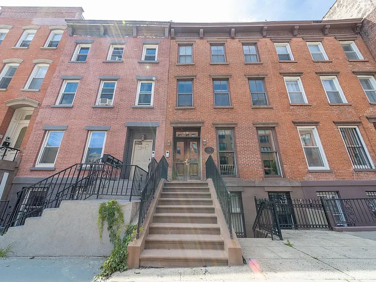 261 Grove St #2 — Photo 7