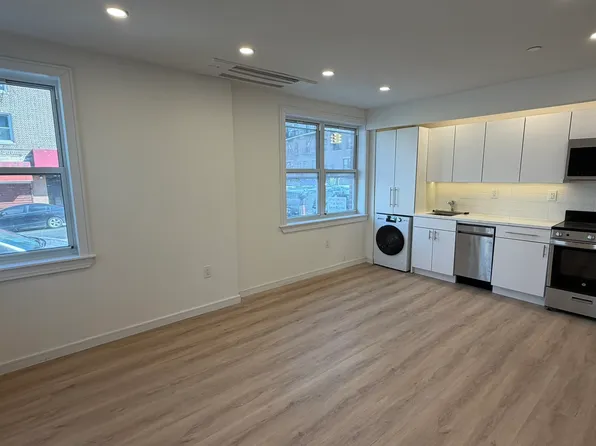 39-44 47th Ave, Sunnyside, NY