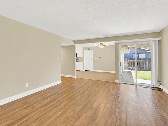 5th image of 6816 Gloria Dr