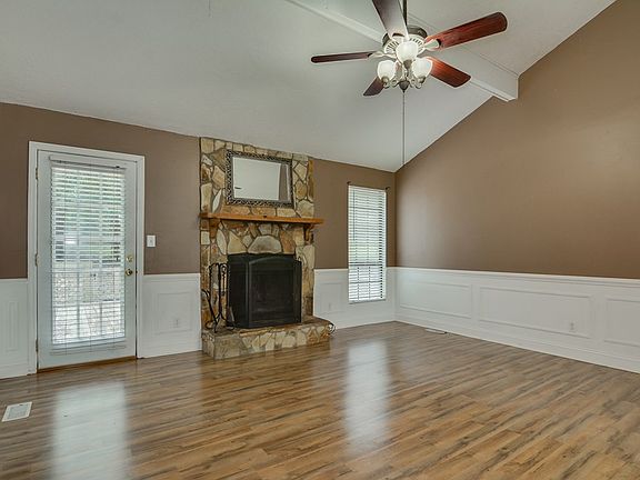 2nd image of 1023 Thurmond St