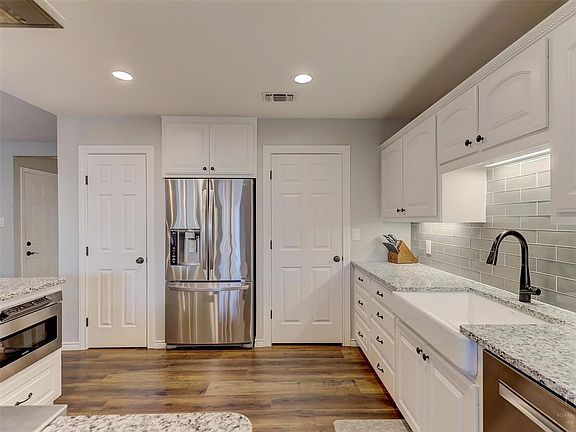 2nd image of 7616 Mapleleaf Dr