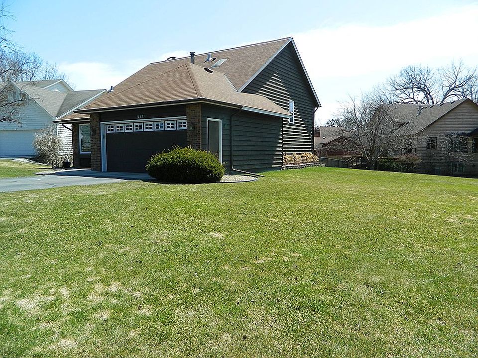 2nd image of 14825 Maywood Dr
